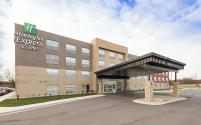 Photo 2 - Holiday Inn Express & Suites Auburn by IHG