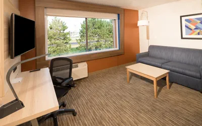 Photo 4 - Holiday Inn Express & Suites Auburn by IHG