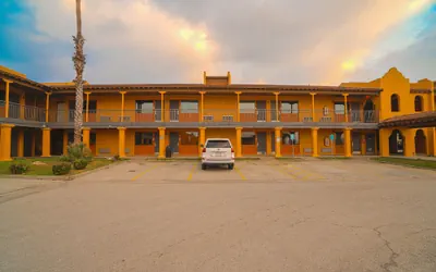 Photo 2 - OYO Hotel Kingsville Hwy 77
