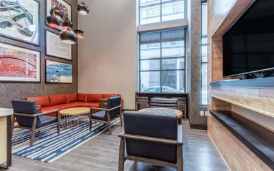 Photo 3 - Hampton Inn Oakland Downtown-City Center