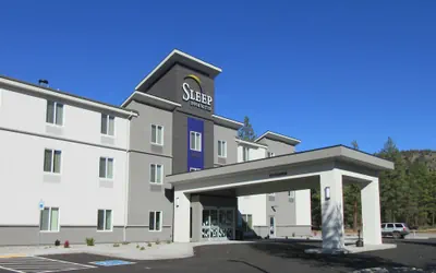 Photo 2 - Sleep Inn & Suites Chiloquin-Crater Lake Junction