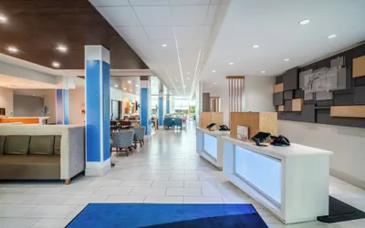 Photo 3 - Holiday Inn Express & Suites Atlanta Airport NE - Hapeville  by IHG