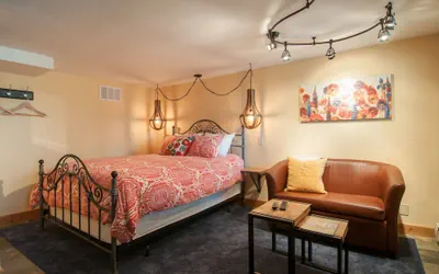 Photo 3 - Boise Hillside Suites