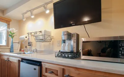 Photo 4 - Boise Hillside Suites