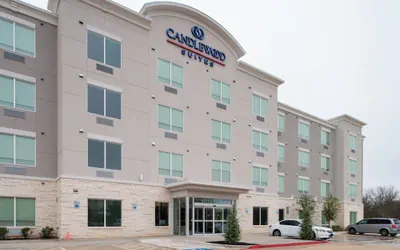 Photo 2 - Candlewood Suites Austin Airport by IHG
