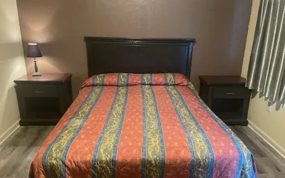Photo 3 - Colton Motel