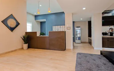 Photo 4 - Best Western Plus New Barstow Inn & Suites