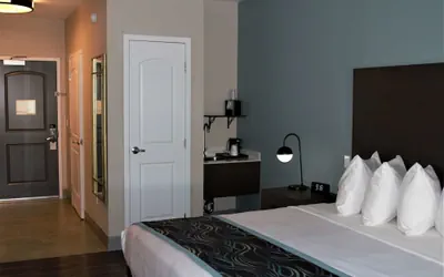 Photo 5 - Best Western Plus New Barstow Inn & Suites