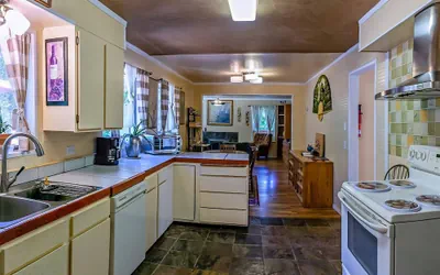 Photo 5 - Madi's Place ~ Guest House