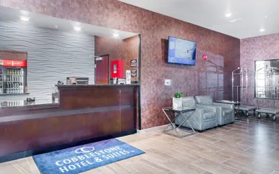 Photo 4 - Cobblestone Hotel and Suites Janesville