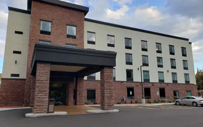 Photo 2 - Cobblestone Hotel and Suites Janesville