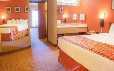 Photo 2 - Mesa Golf Inn & Suites