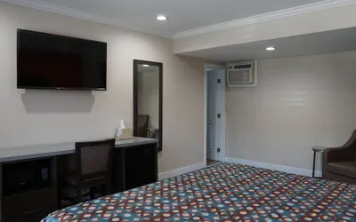 Photo 5 - Sea Breeze Inn - LAX Airport, Los Angeles