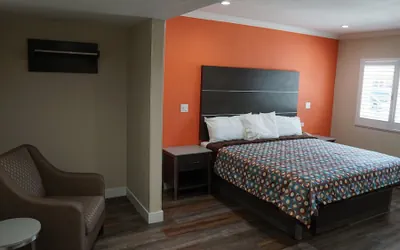 Photo 4 - Sea Breeze Inn - LAX Airport, Los Angeles