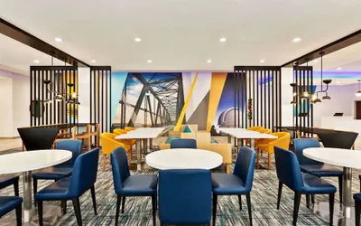 Photo 4 - La Quinta Inn & Suites by Wyndham Richmond-Sugarland