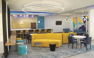 Photo 3 - La Quinta Inn & Suites by Wyndham Richmond-Sugarland