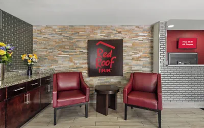 Photo 4 - Red Roof Inn Baton Rouge