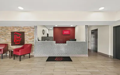 Photo 3 - Red Roof Inn Baton Rouge