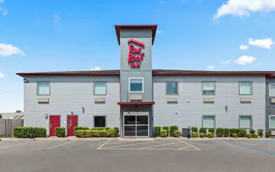 Photo 2 - Red Roof Inn Baton Rouge