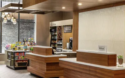 Photo 4 - Hilton Garden Inn Seattle Airport