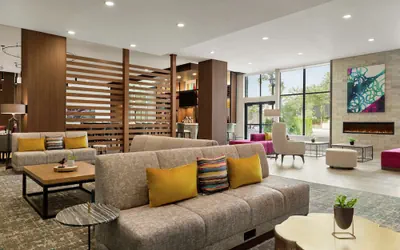 Photo 2 - Hilton Garden Inn Seattle Airport