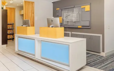 Holiday Inn Express & Suites Medford by IHG