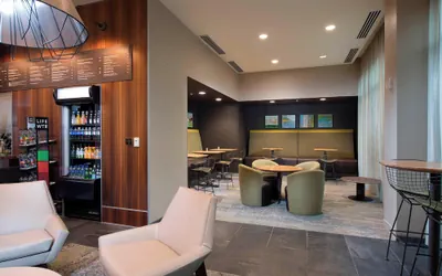 Photo 5 - Courtyard by Marriott Atlanta Alpharetta/Avalon Area