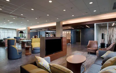 Photo 3 - Courtyard by Marriott Atlanta Alpharetta/Avalon Area