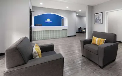 Photo 4 - Days Inn by Wyndham North Little Rock/ Maumelle