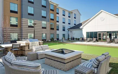 Photo 2 - Homewood Suites by Hilton Ronkonkoma