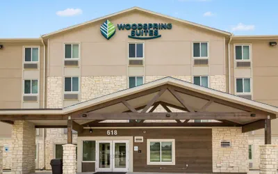 Photo 2 - WoodSpring Suites Lake Jackson