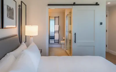 Photo 5 - Hotel E