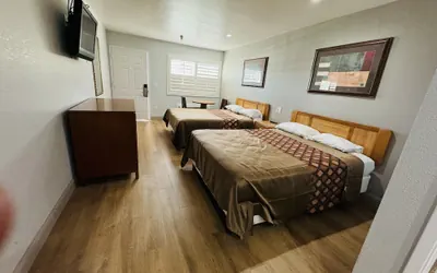Photo 3 - Morganhill Inn Motel