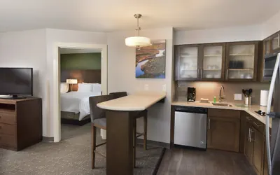Photo 4 - Staybridge Suites Wisconsin Dells - Lake Delton by IHG