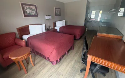 Photo 2 - Colonial Inn
