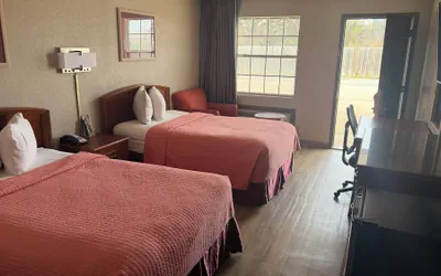 Photo 5 - Colonial Inn