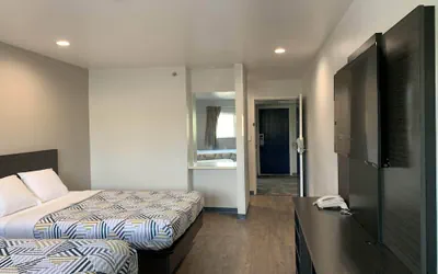 Photo 4 - Motel 6 Bullhead City, AZ