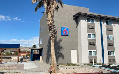 Photo 2 - Motel 6 Bullhead City, AZ