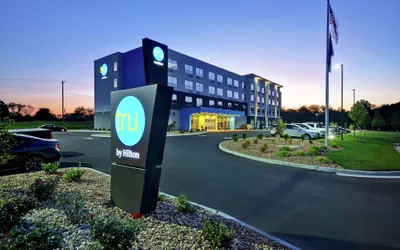 Photo 2 - Tru by Hilton Wytheville