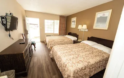 Photo 2 - Budget Inn