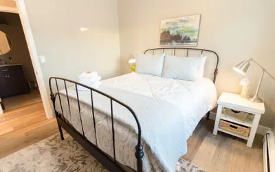 Photo 5 - Colony Suites