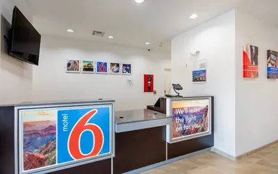 Photo 3 - Motel 6 Channelview, TX