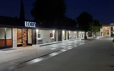 Le Blanc Inn & Suites