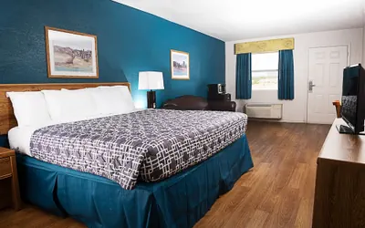 Photo 4 - Riata Inn