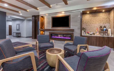 Photo 3 - La Quinta Inn & Suites by Wyndham Houston East at Sheldon Rd