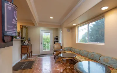 Photo 4 - Vendange Carmel Inn & Suites