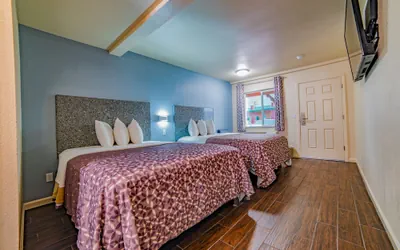 Photo 5 - Turlock Inn