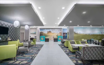 Photo 3 - La Quinta Inn & Suites by Wyndham West Memphis