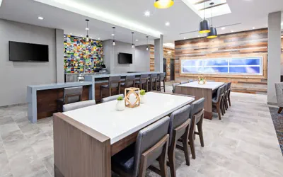 Photo 4 - SpringHill Suites by Marriott Escondido Downtown