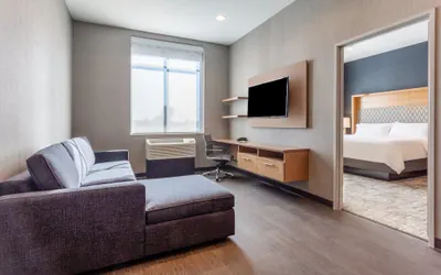 Photo 5 - Holiday Inn & Suites Cedar Falls - Waterloo Event Ctr by IHG